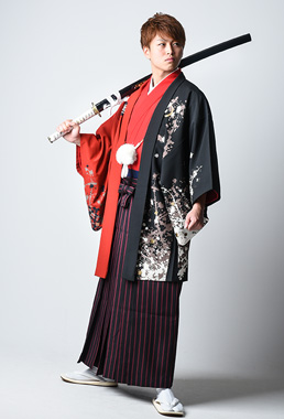 【紋付袴セット・レンタル】赤黒 片身変わりに鯉＋黒赤ストライプ袴